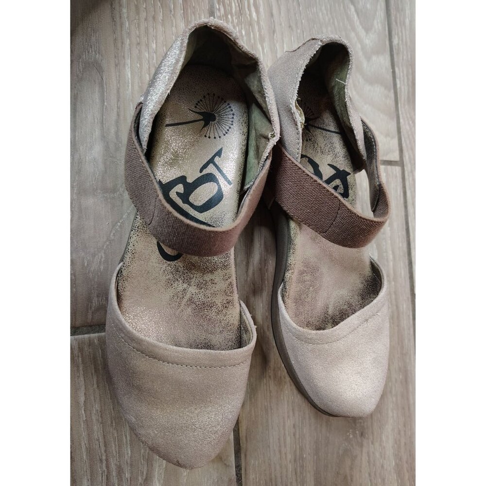 OTOT Size 7.5M Clog Sandals, Gold Metallic Brown Thick Strap Closed Toe READ